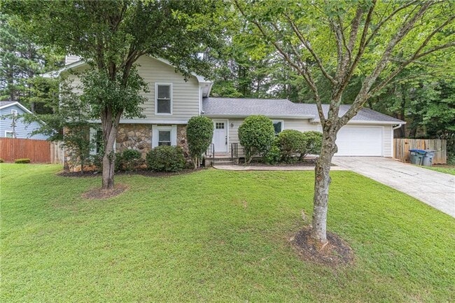 495 Ansley Dr in Roswell, GA - Building Photo - Building Photo
