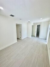 2764 SW 47th St in Fort Lauderdale, FL - Building Photo - Building Photo