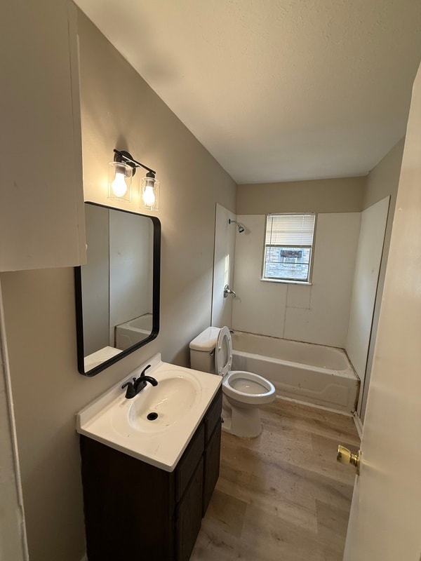 1108 Railroad St in Columbus, MS - Foto de edificio - Building Photo