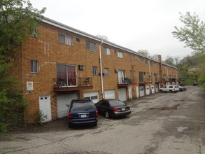 5126 Hawaiian Ter in Cincinnati, OH - Building Photo - Building Photo