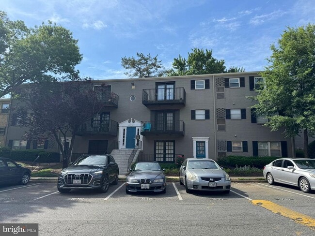 property at 5911 Quantrell Ave