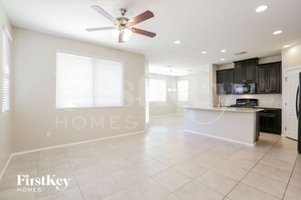 867 Earth Luster Rd in Las Vegas, NV - Building Photo - Building Photo
