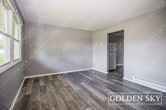 210 S Keystone Cir in Muncie, IN - Building Photo - Building Photo