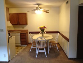 Lincoln Place Apartments in Urbana, IL - Building Photo - Interior Photo