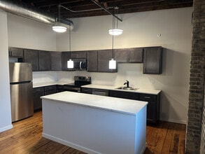 The Shop Lofts in Stoughton, WI - Foto de edificio - Building Photo