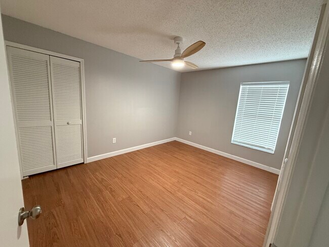 8820 Tottenham Way in Kissimmee, FL - Building Photo - Building Photo