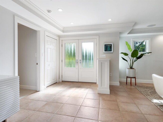 606 Owl Way in Sarasota, FL - Building Photo - Building Photo