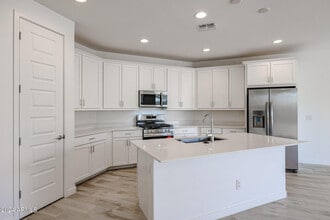 7682 W Jackrabbit Ln in Peoria, AZ - Building Photo - Building Photo