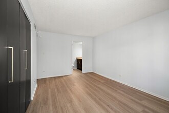 15717 Orlan Brook Dr in Orland Park, IL - Building Photo - Building Photo