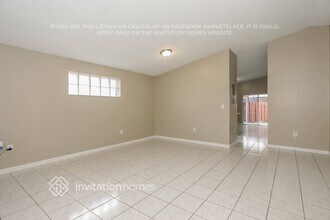 12378 NW 98th Ave in Hialeah Gardens, FL - Building Photo - Building Photo
