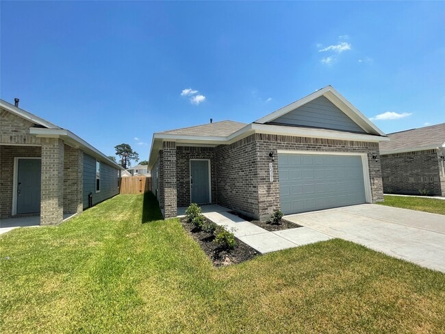 25541 Northpark Palm Dr in Porter, TX - Building Photo - Building Photo