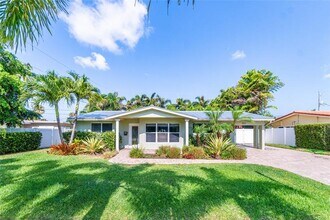 1683 SE 8th Ave in Deerfield Beach, FL - Building Photo - Building Photo