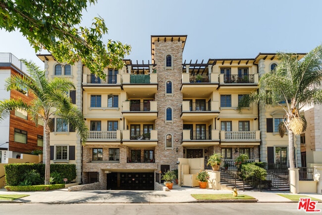 1835 Pandora Ave in Los Angeles, CA - Building Photo - Building Photo