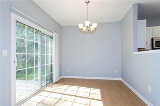 995 Treymont Way SW in Lawrenceville, GA - Foto de edificio - Building Photo