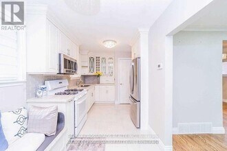 3 Alanadale Ave in Markham, ON - Building Photo - Building Photo