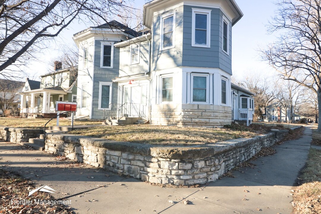 1000 Leavenworth St in Manhattan, KS - Building Photo