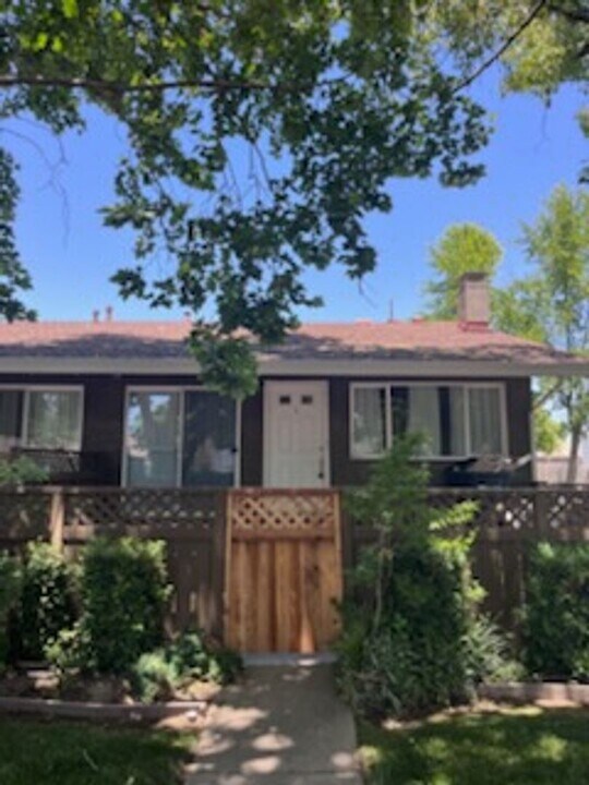 4735 Amber Ln in Sacramento, CA - Building Photo