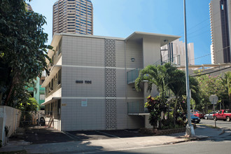 High Tide in Honolulu, HI - Building Photo - Building Photo