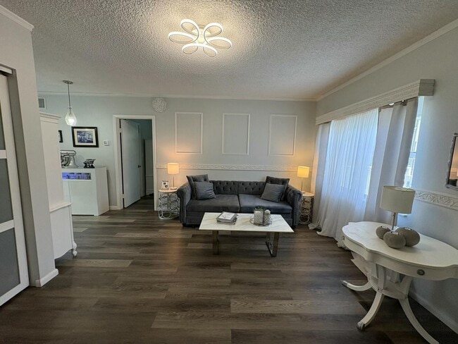 609 NE 13th Ave in Fort Lauderdale, FL - Building Photo - Building Photo