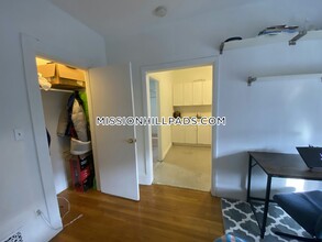 756 Huntington Ave, Unit 3 in Boston, MA - Building Photo - Building Photo