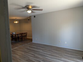 1092 Armstrong Mill Rd, Unit A in Lexington, KY - Building Photo