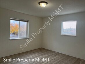 8417 SE Insley St in Portland, OR - Building Photo - Building Photo