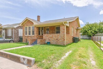 3729 Avenue S 1/2 in Galveston, TX - Building Photo - Building Photo