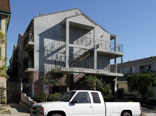 1520 Freeman Ave in Long Beach, CA - Foto de edificio - Building Photo