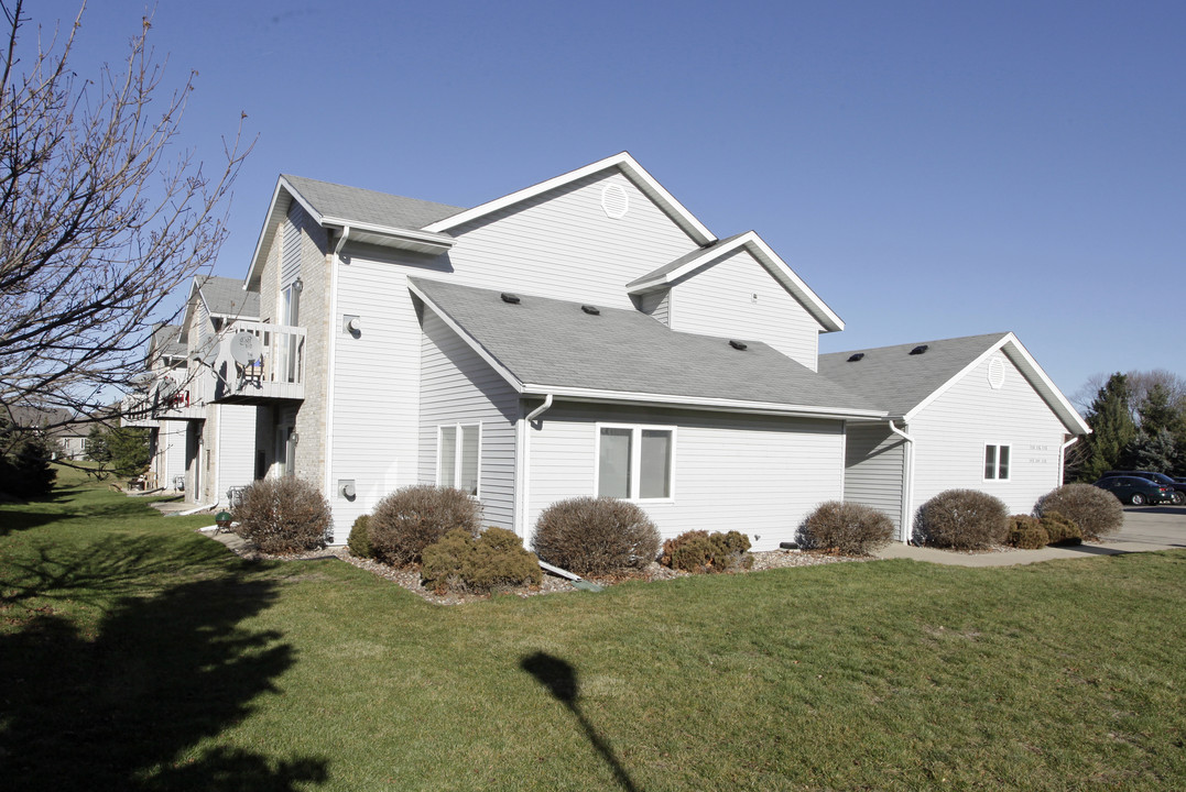 Oakview Garden Apartments in Sun Prairie, WI - Building Photo