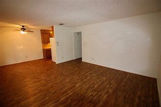 511 W Oak St in Weatherford, TX - Building Photo - Building Photo