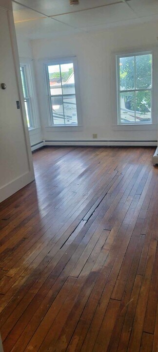15 Hale St, Unit 2 in Randolph, VT - Building Photo