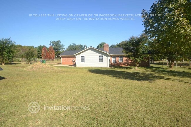 6536 Brushwood Dr in Charlotte, NC - Building Photo - Building Photo