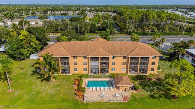 4912 Tamiami Trl E in Naples, FL - Building Photo - Building Photo