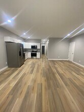 415 Dequincy St, Unit A in Indianapolis, IN - Foto de edificio - Building Photo