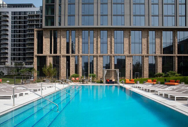 917 W Madison St, Unit S 2.4 in Chicago, IL - Building Photo - Building Photo