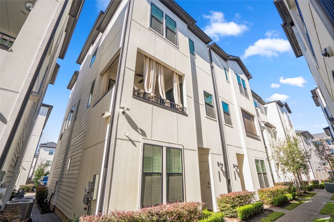 property at 2806 Grand Fountains Dr