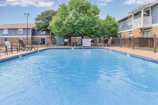 Embassy House in Corpus Christi, TX - Building Photo