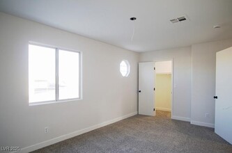 5746 Wind Dancer Dr, Unit 120 in Las Vegas, NV - Building Photo - Building Photo