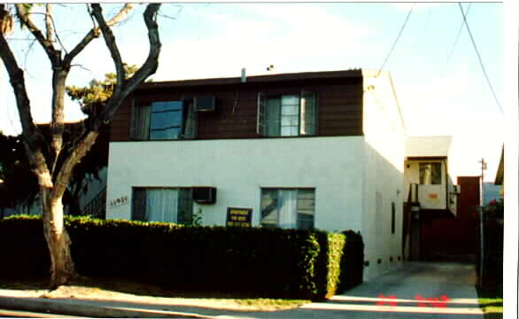 11921 Hart St in North Hollywood, CA - Building Photo - Building Photo