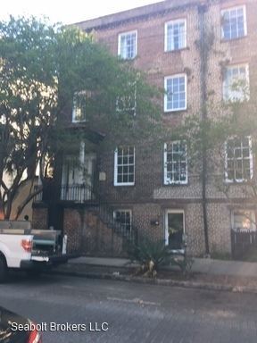 118 E Harris St in Savannah, GA - Building Photo
