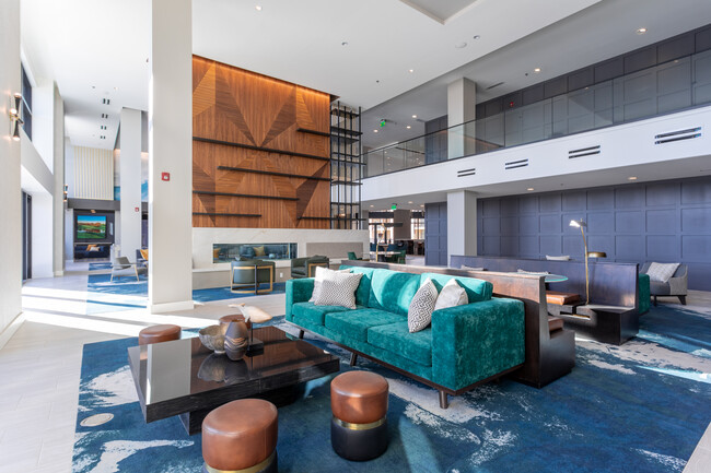 The Apex at CityPlace in Overland Park, KS - Foto de edificio - Interior Photo