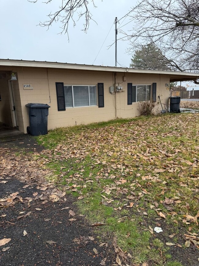8580 Lybbert Dr NE in Moses Lake, WA - Building Photo - Building Photo