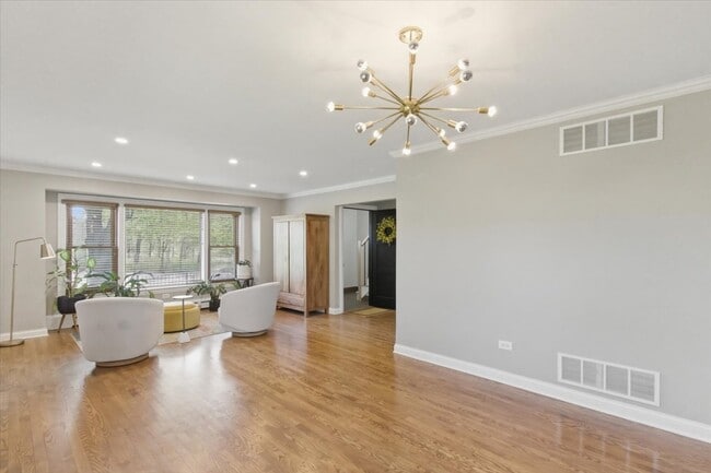 3018 N Whipple St, Unit #1 in Chicago, IL - Building Photo - Building Photo