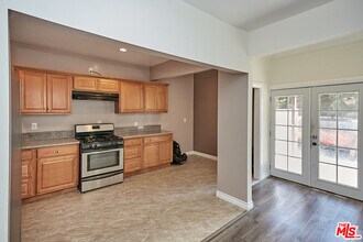 2422 Venice Blvd. in Los Angeles, CA - Building Photo - Building Photo