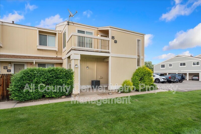 8770 Chase Dr in Arvada, CO - Building Photo