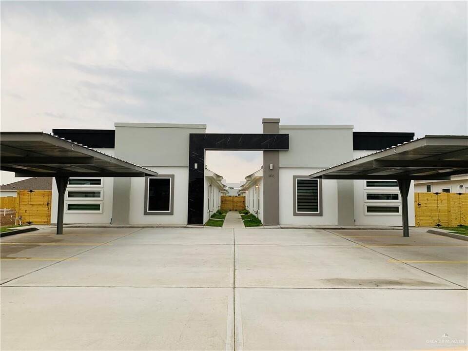 805 W Garrison Dr-Unit -3 in Pharr, TX - Foto de edificio