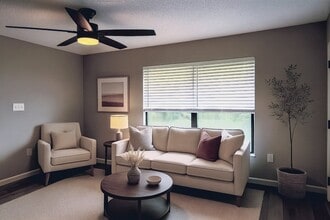 455 Alt 19 S, Unit 140 in Palm Harbor, FL - Building Photo - Building Photo