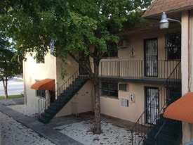 924 NW 29th St, Unit 6