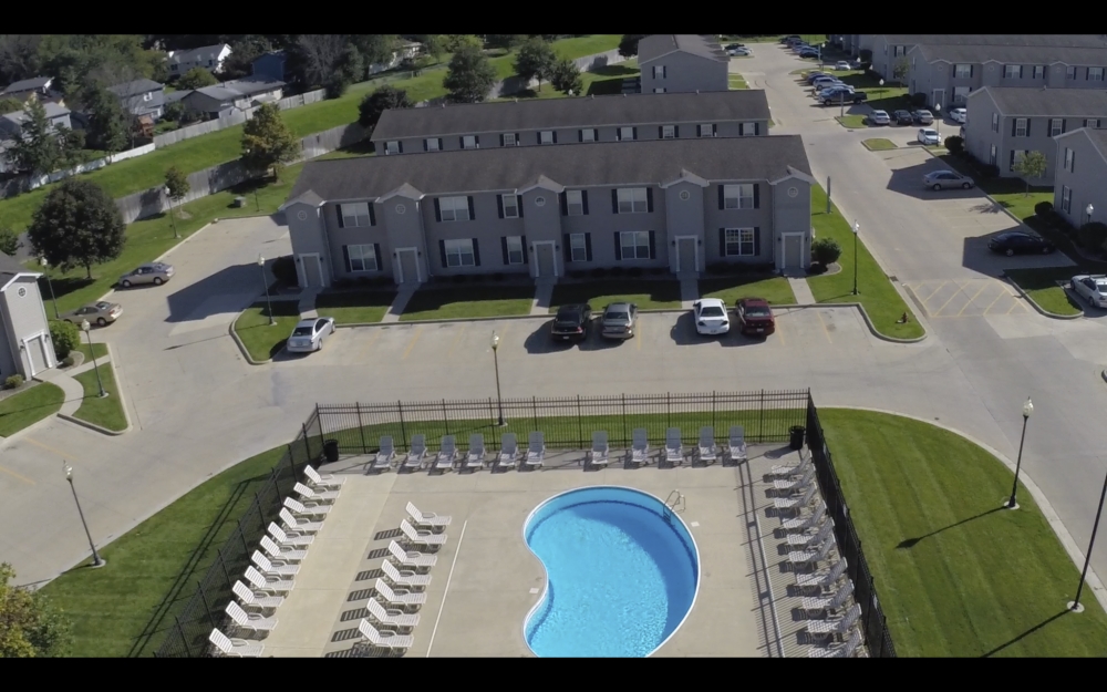 The Oaks Luxury Townhomes in Normal, IL - Building Photo