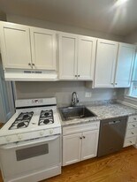 17 Belmont Sq, Unit 2 in Somerville, MA - Building Photo